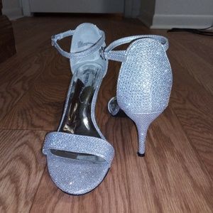 💎🌬️Dazzled Heels